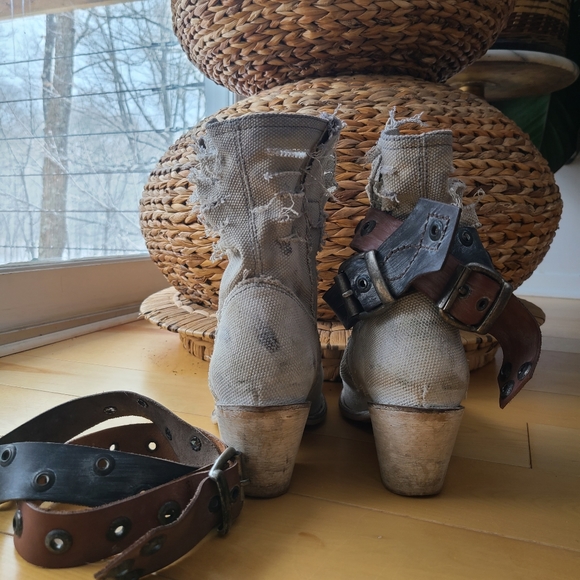 Ditressed ankle cowboy bootie bought in Portugal. - Picture 5 of 6